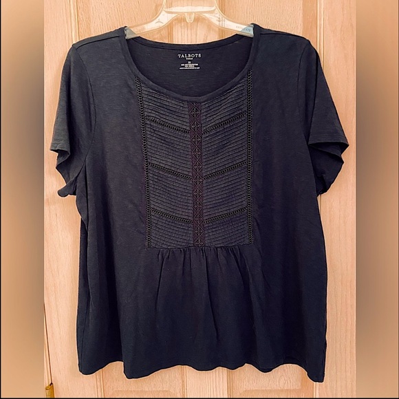 Talbots 2X Navy embroidered & pleated ladder crochet boho top. - Picture 2 of 13